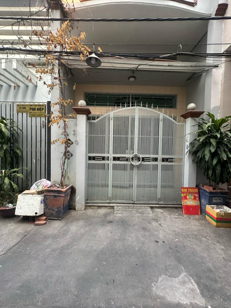 Bán nhà riêng Vườn Lài –4x10m-Hẻm xe hơi 1 trục-Sát mặt tiền-Giá hơn 5 tỷ